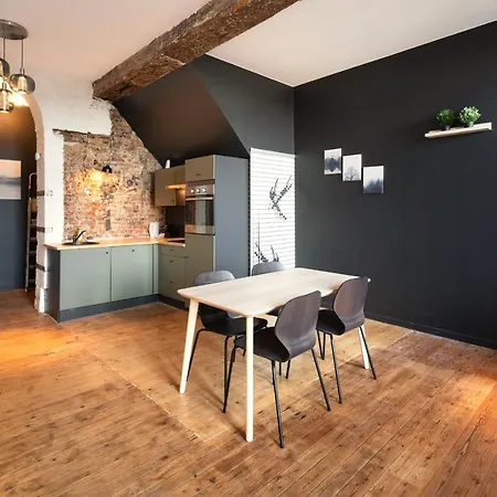 Apartamento Two-bedroom River Side In The Heart Of Antuérpia