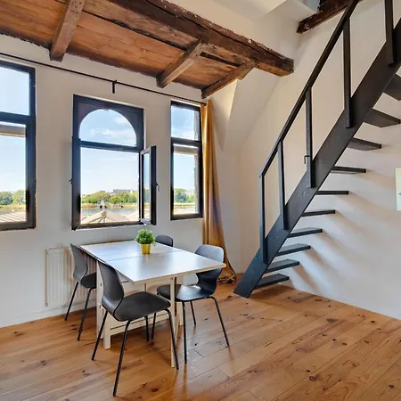 Appartement Two-bedroom River Side In The Heart Of Anvers