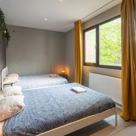 Two-bedroom River Side In The Heart Of Anvers